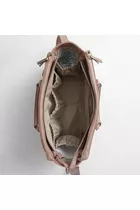 Carla Camel brązowa torba dla mamy Joissy w środku